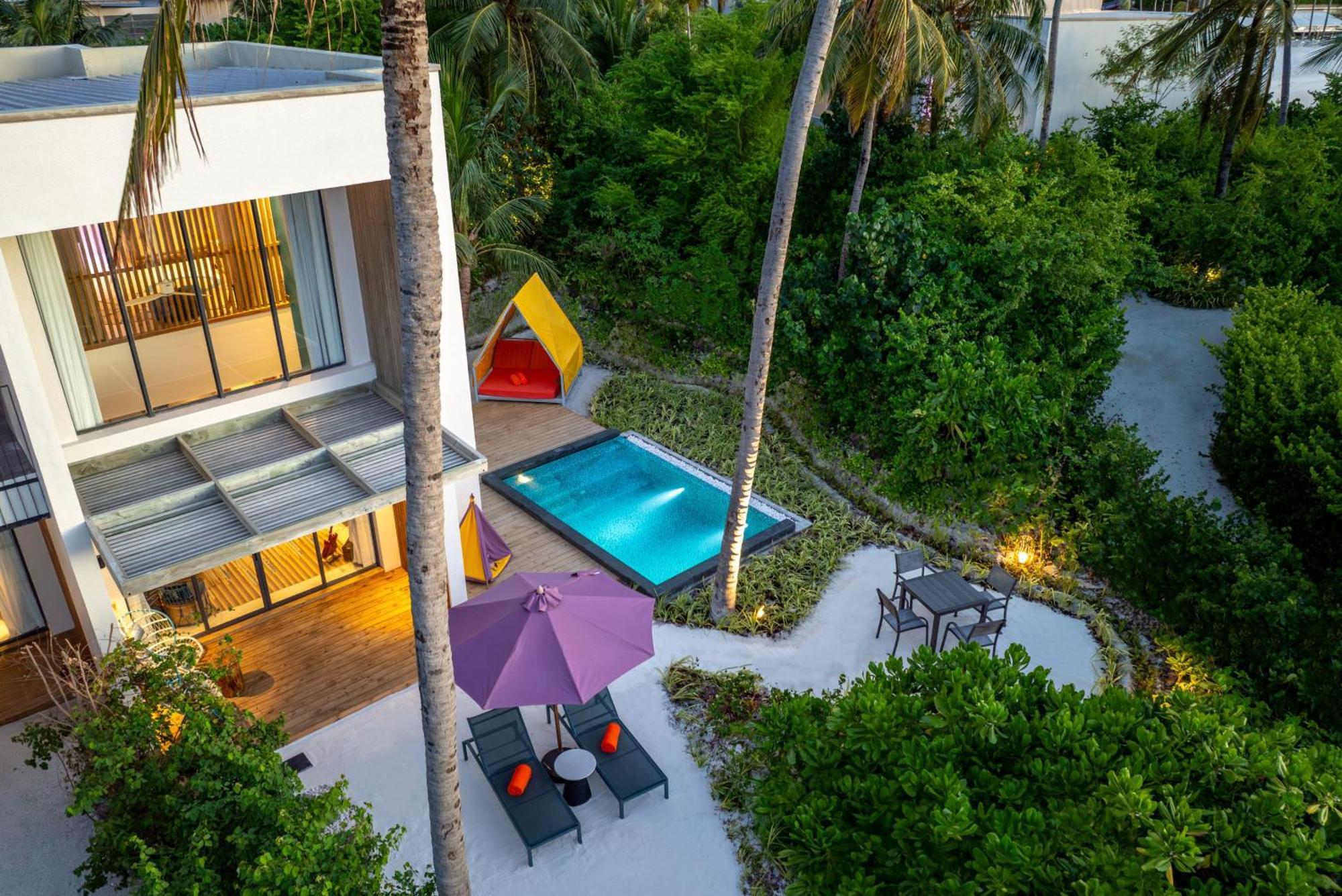 Hard Rock Hotel Maldives Emboodhoo Lagoon Екстериор снимка A villa at the resort